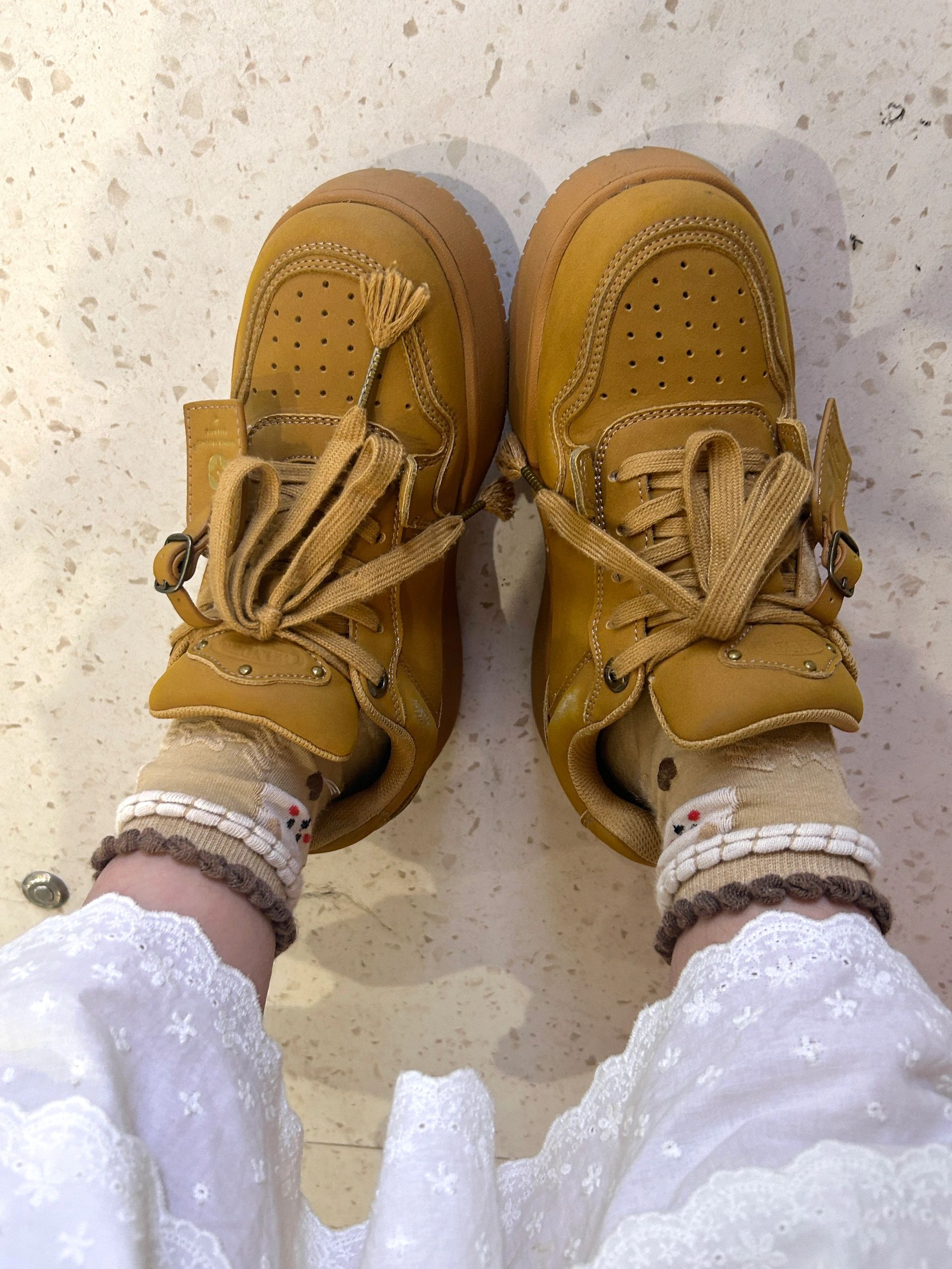 系带 皮革  - VALI鞋履AI设计主图