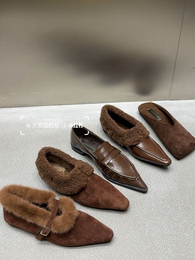 尖头 低帮 袢扣 中口鞋 皮革 