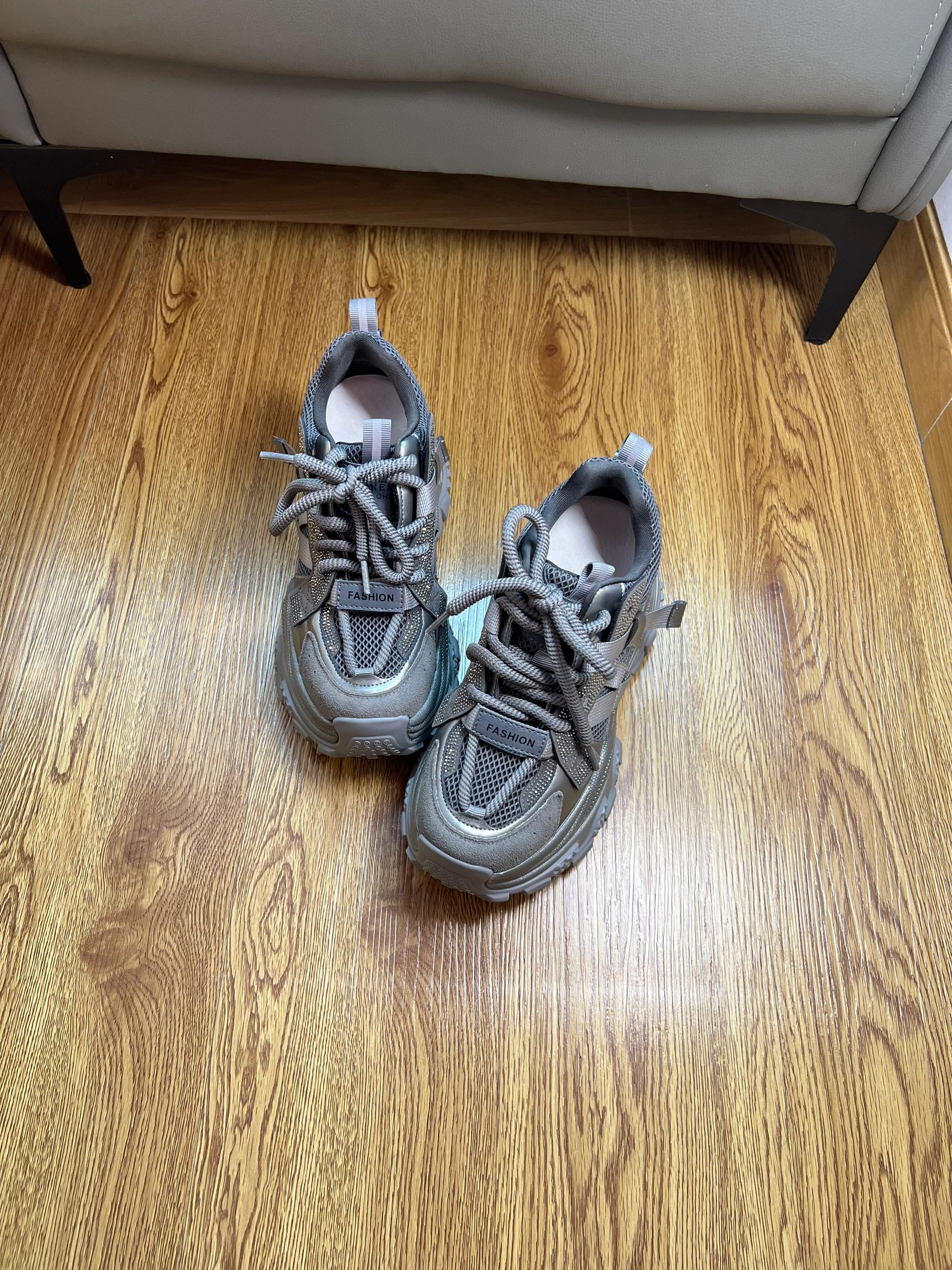 低帮 系带  - VALI鞋履AI设计主图