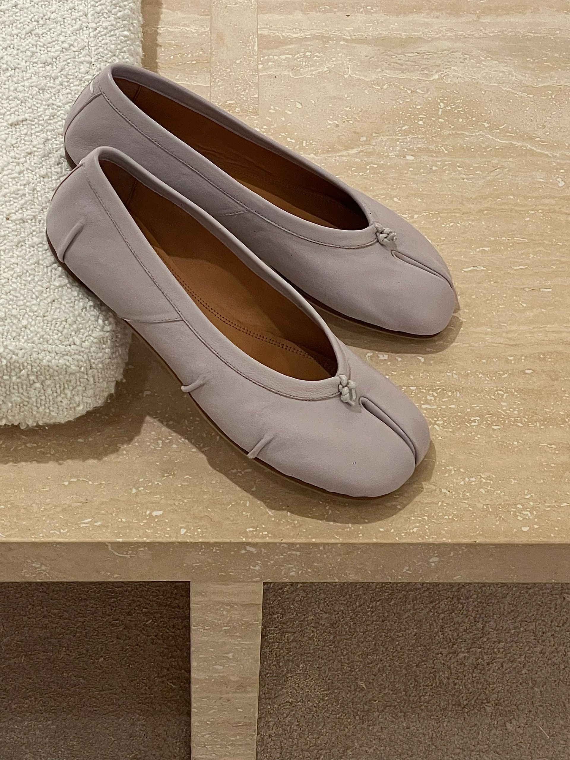 异形头-分趾 一脚蹬 中口鞋 皮革  - VALI鞋履AI设计主图