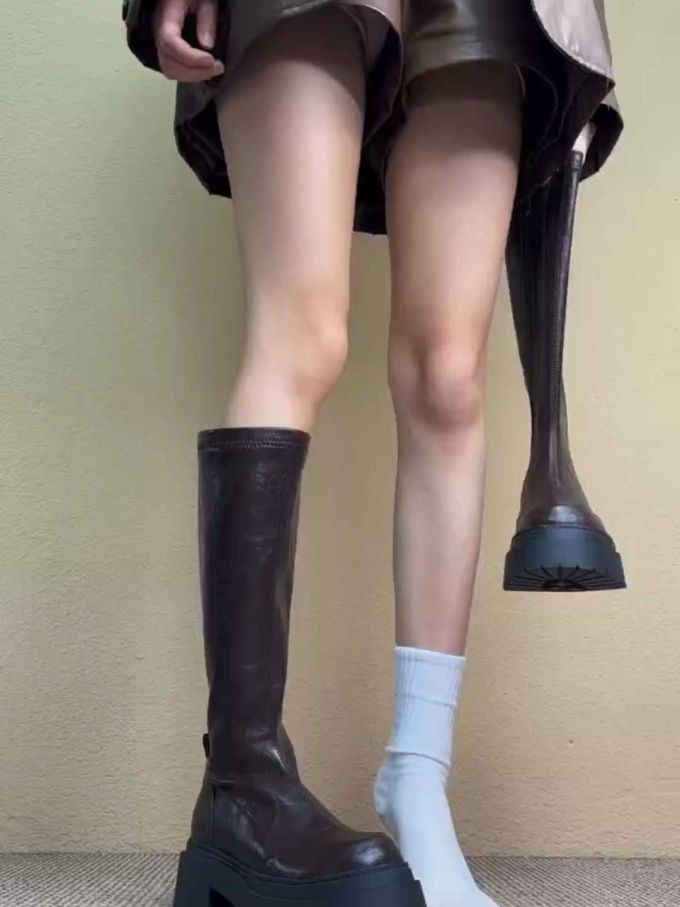 皮革 