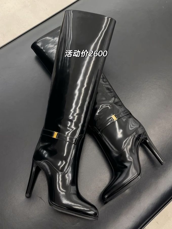 皮革 