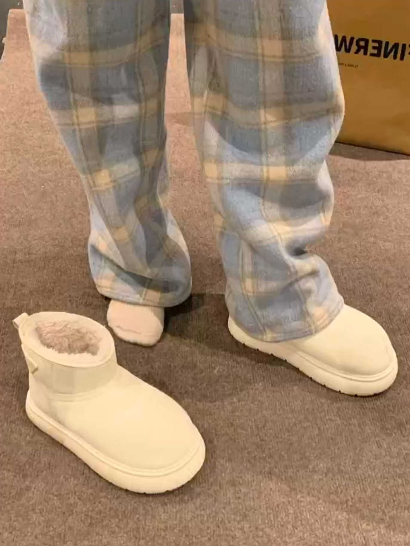 皮革  - VALI鞋履AI设计主图