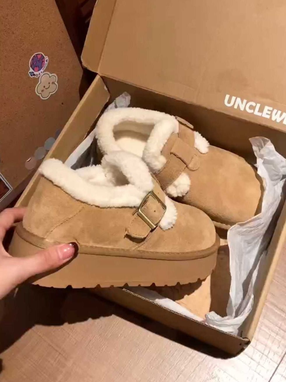 袢扣 皮革  - VALI鞋履AI设计主图