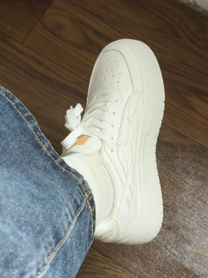 皮革 