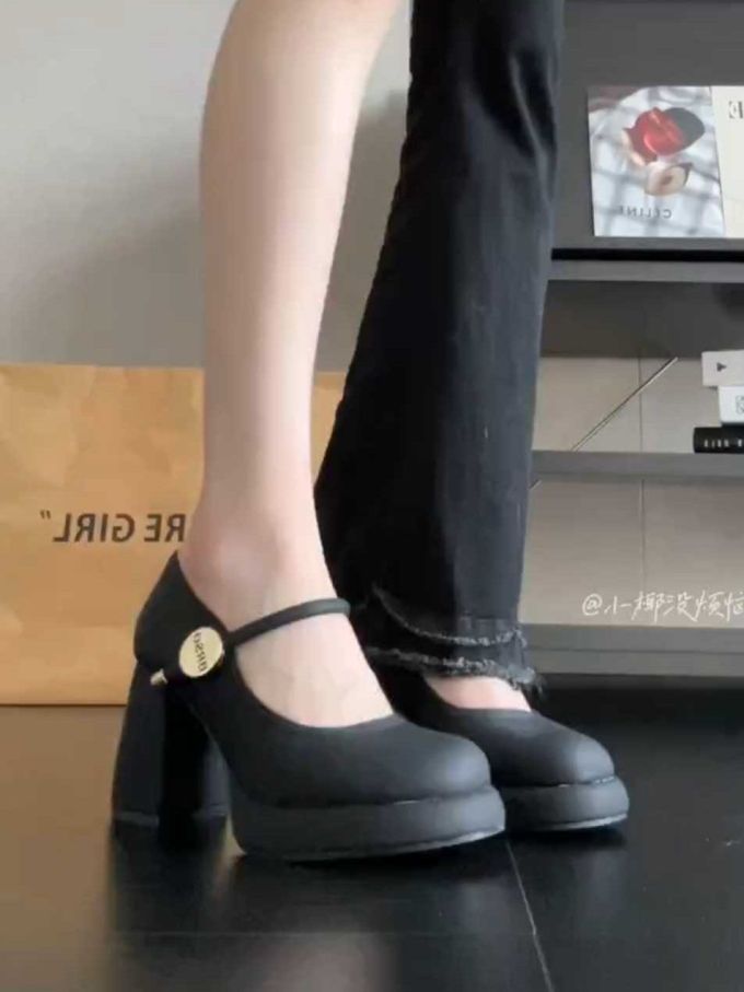 圆头 袢扣 中口鞋 皮革