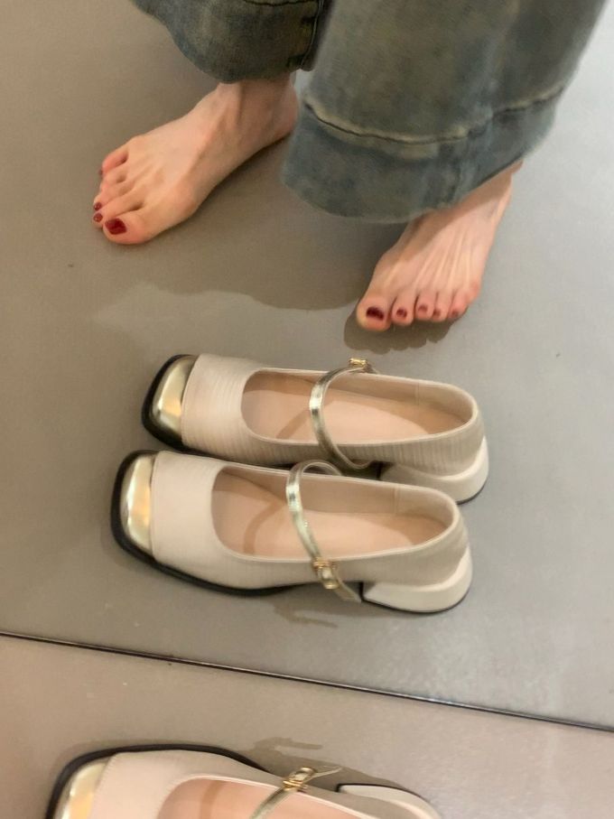 方头 袢扣 浅口鞋 皮革 