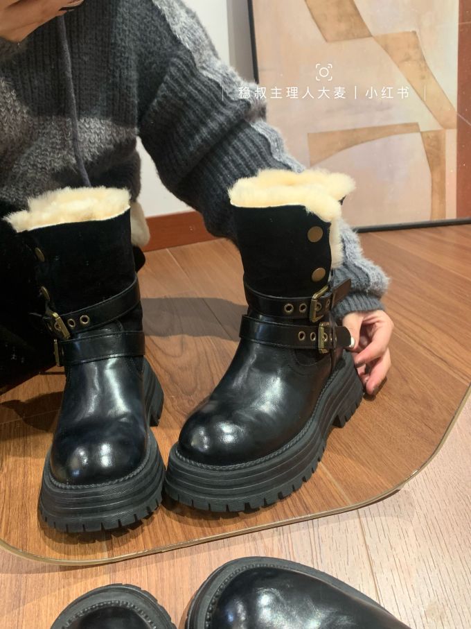 圆头 袢扣 皮革