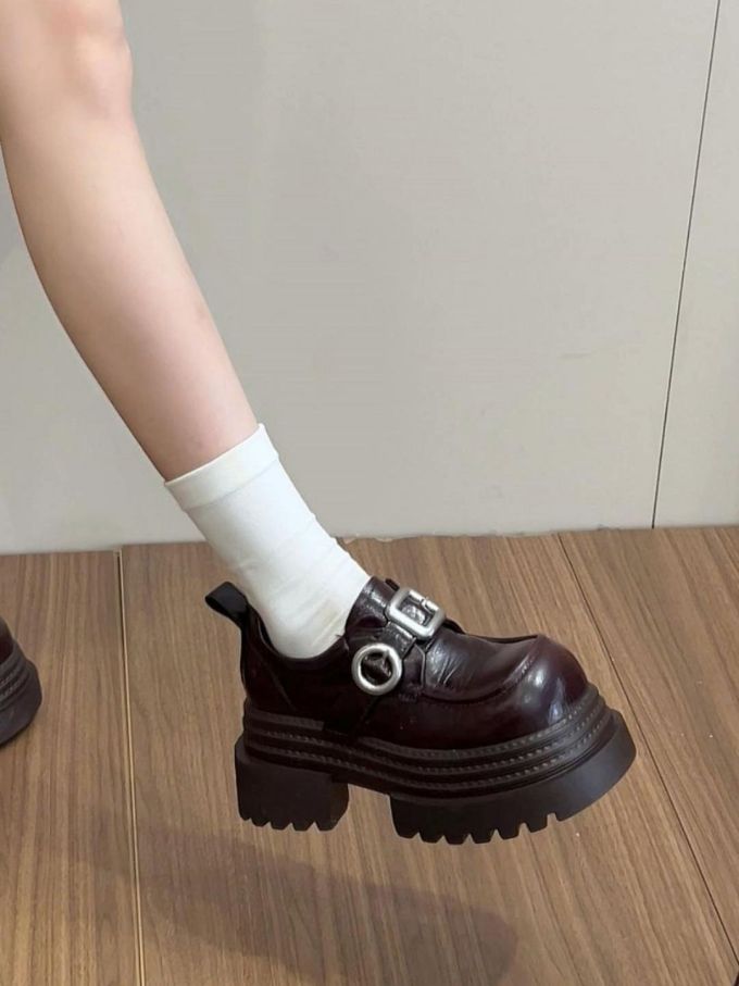 厚底 圆头 袢扣 皮革