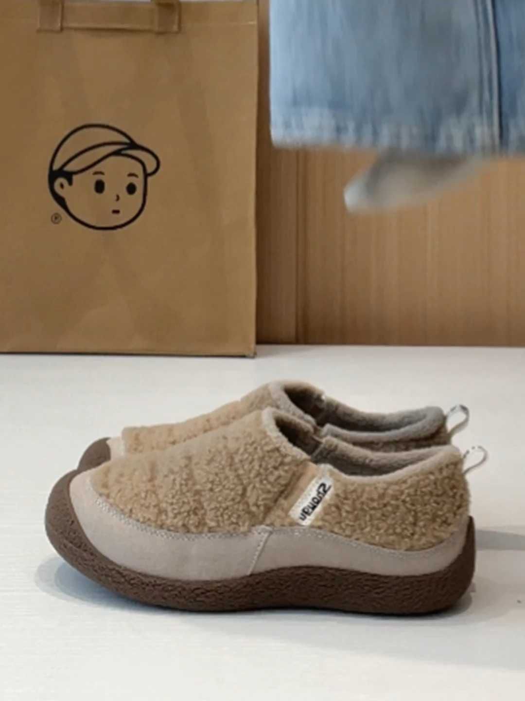 低帮 袢扣  - VALI鞋履AI设计主图