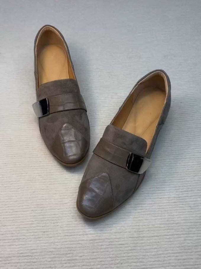 圆头 低帮 中口鞋 皮革