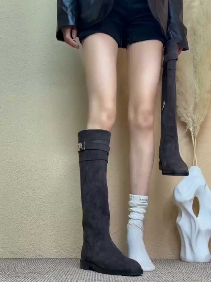 皮革 