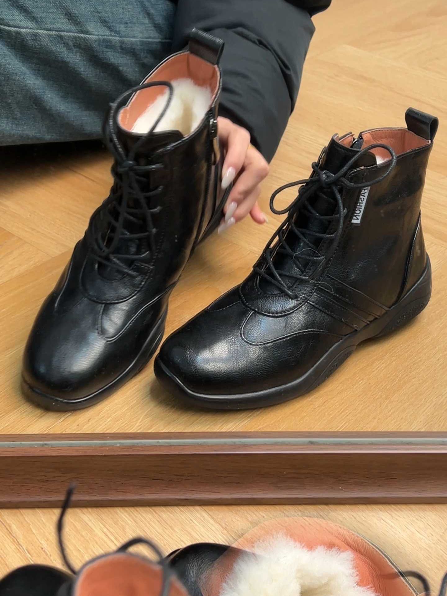 圆头 系带 皮革  - VALI鞋履AI设计主图