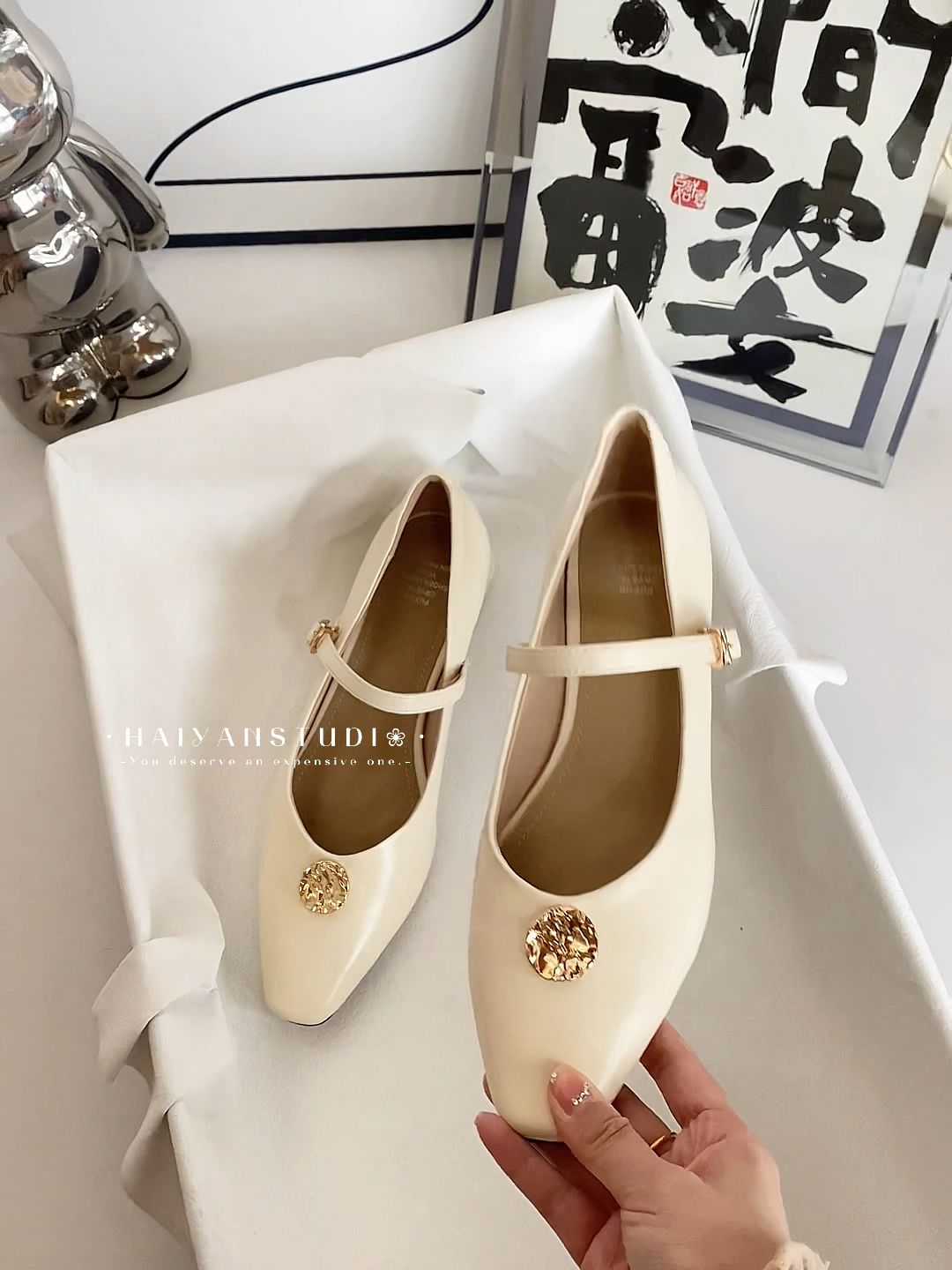 方头 袢扣 浅口鞋 皮革  - VALI鞋履AI设计主图