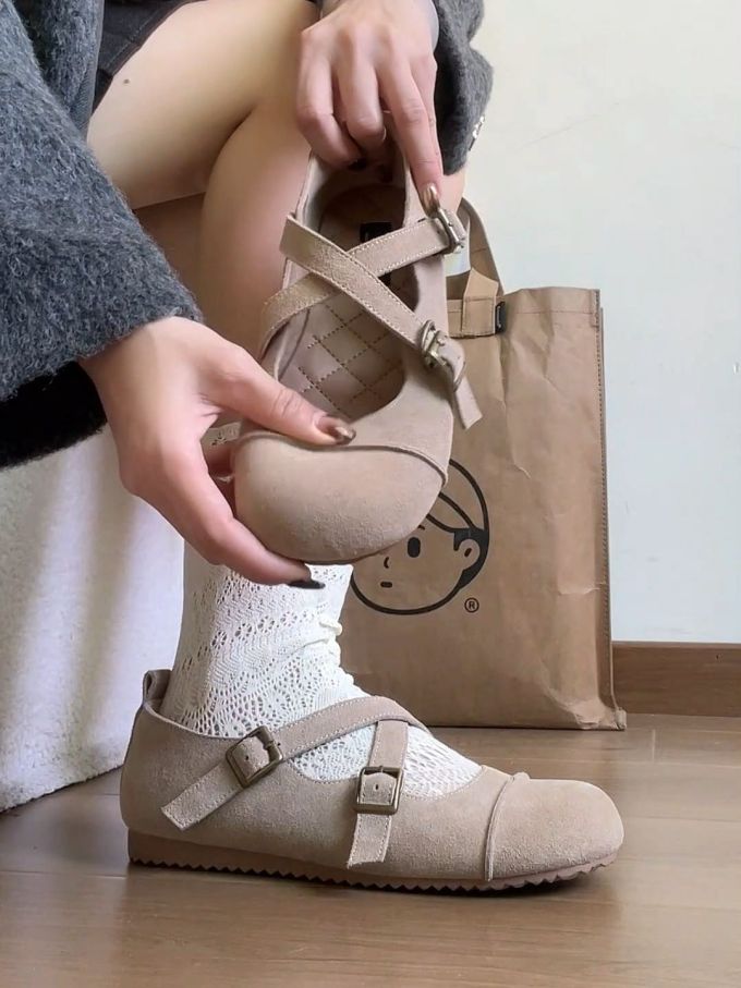 平底 圆头 袢扣 中口鞋 皮革