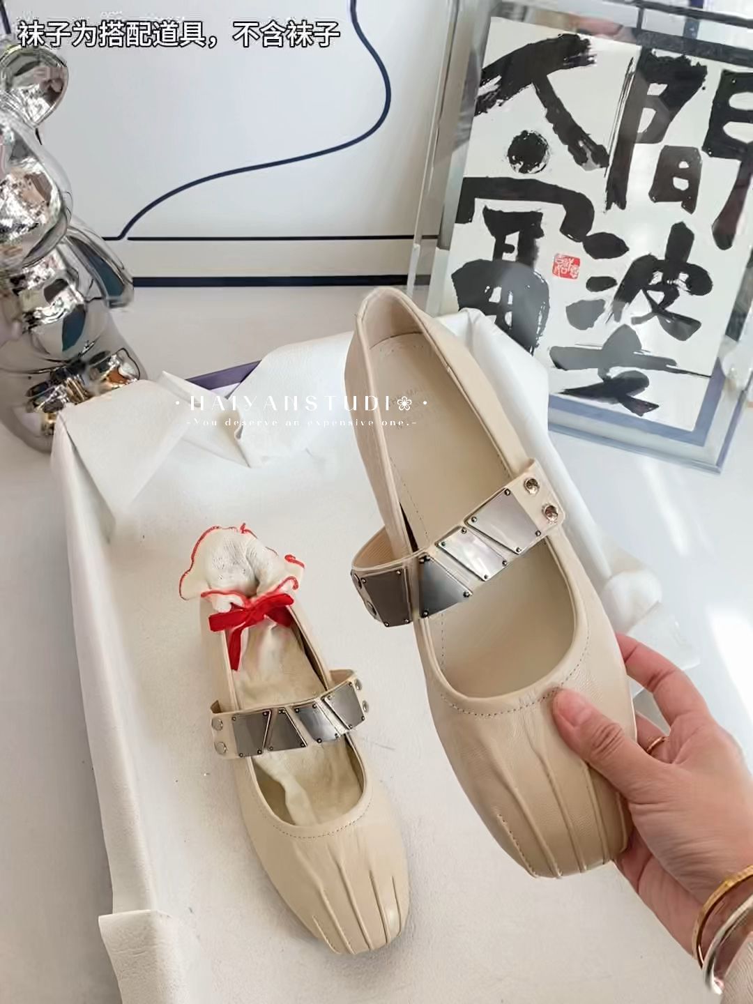 异形头-分趾 袢扣 中口鞋 皮革  - VALI鞋履AI设计主图