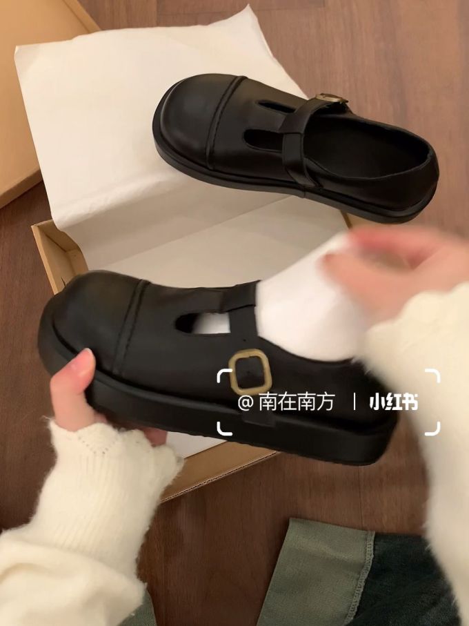 圆头 中口鞋 皮革