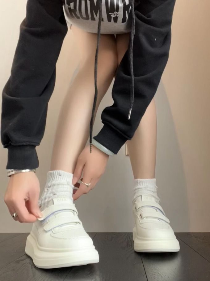 低帮 魔术贴 深口鞋 