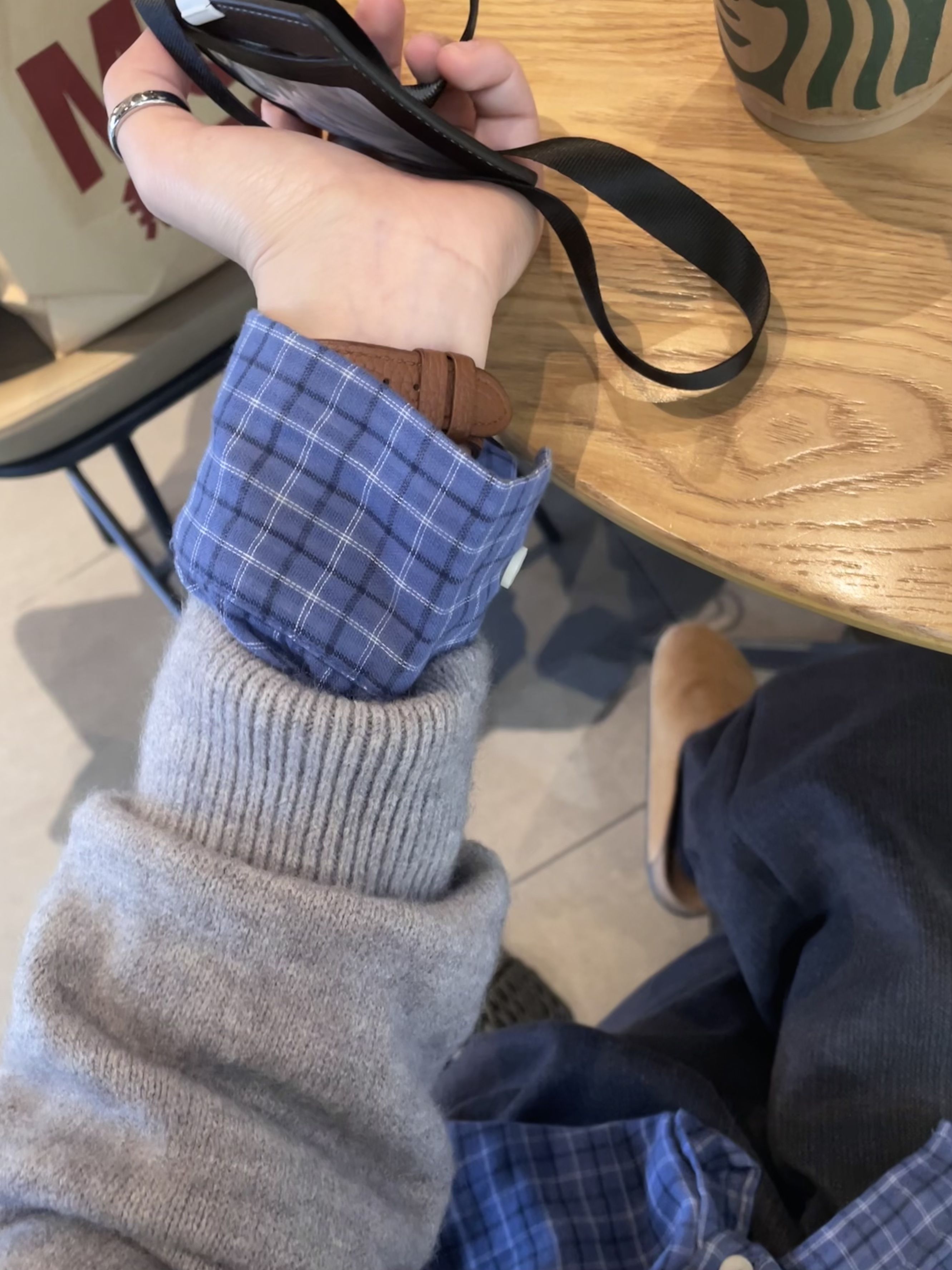 塑料  - VALI鞋履AI设计主图