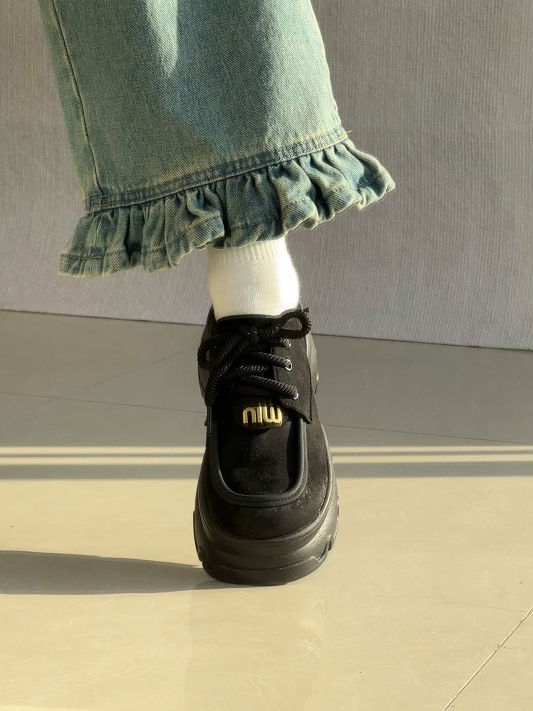 魔术贴  - VALI鞋履AI设计主图