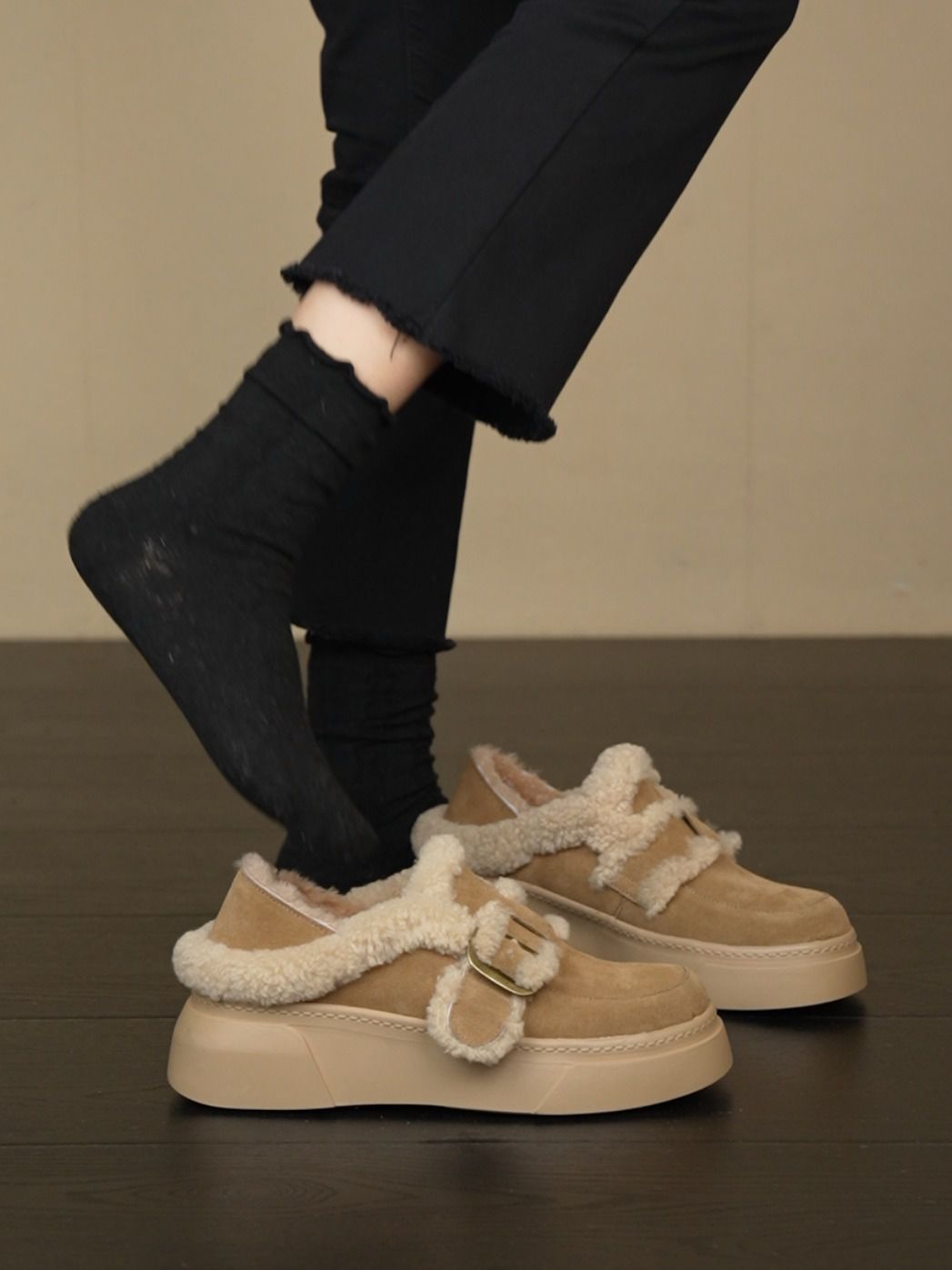 袢扣 皮革  - VALI鞋履AI设计主图