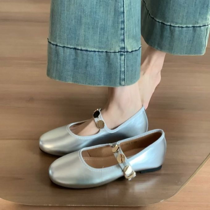 圆头 袢扣 中口鞋 皮革