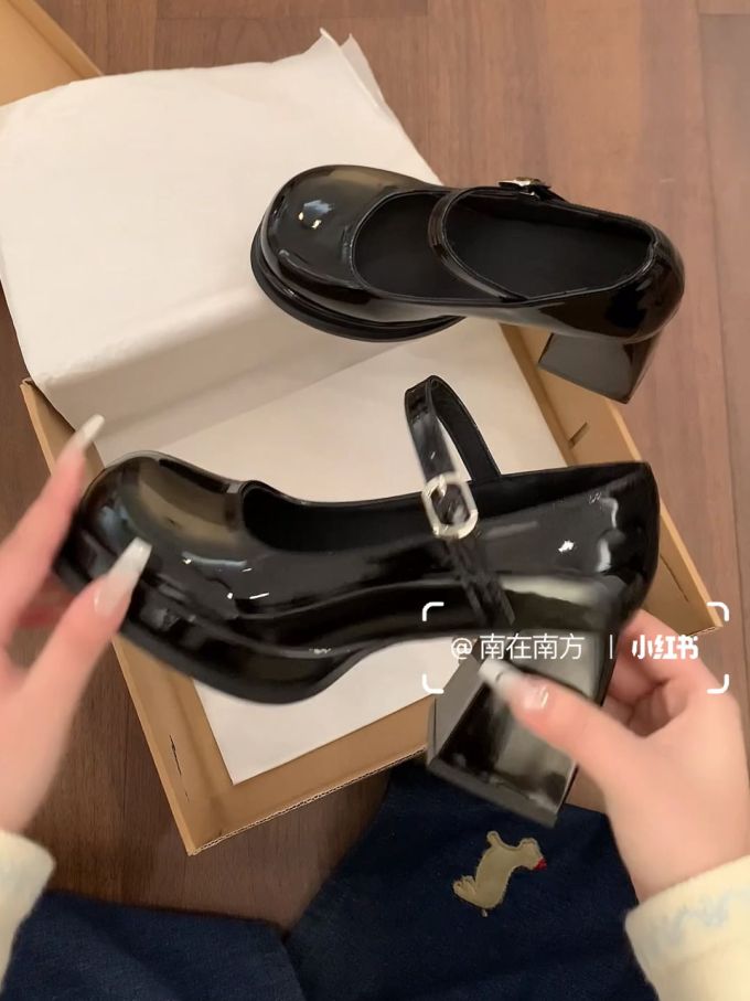 中口鞋 皮革