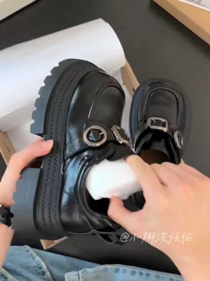 圆头 魔术贴 深口鞋 皮革