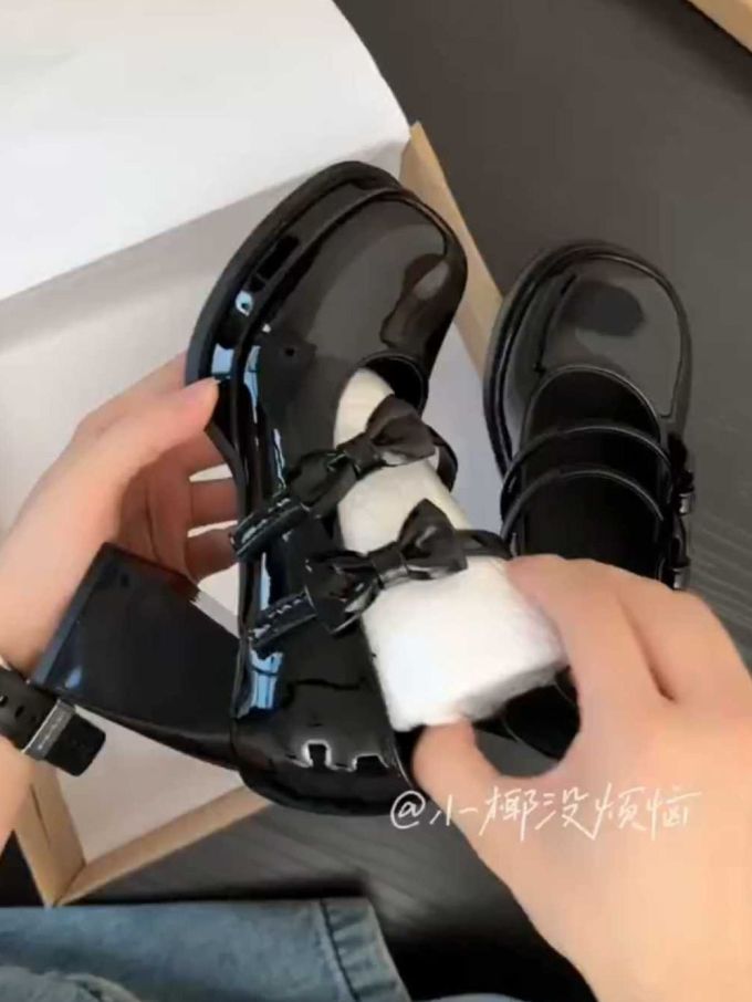 圆头 中口鞋 皮革