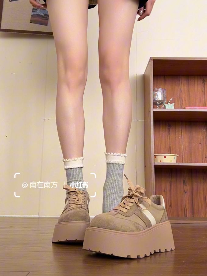 圆头 低帮 系带 皮革