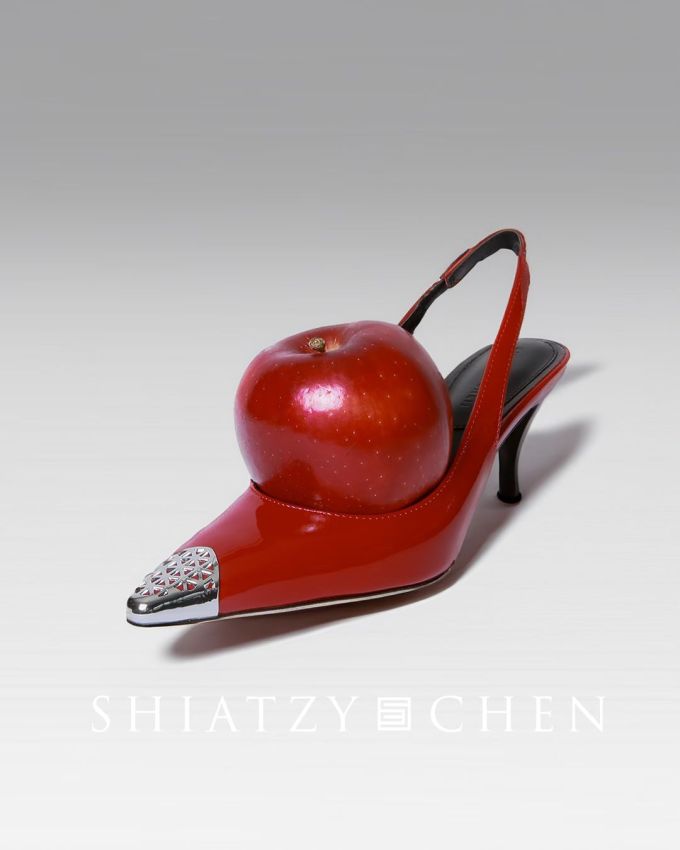中跟 细跟 无帮 袢扣 皮革