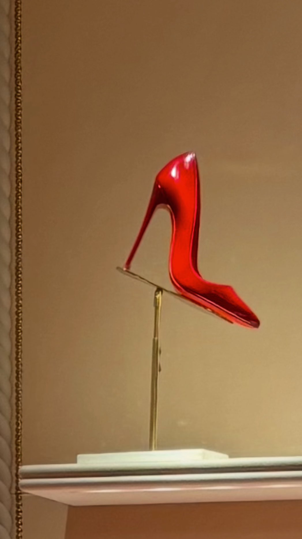 高跟 细跟 低帮 一脚蹬 浅口鞋 皮革  - VALI鞋履AI设计主图