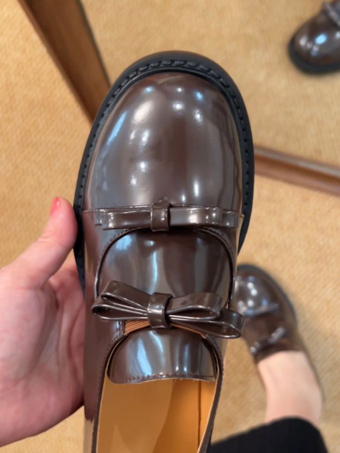 圆头 袢扣 中口鞋 皮革