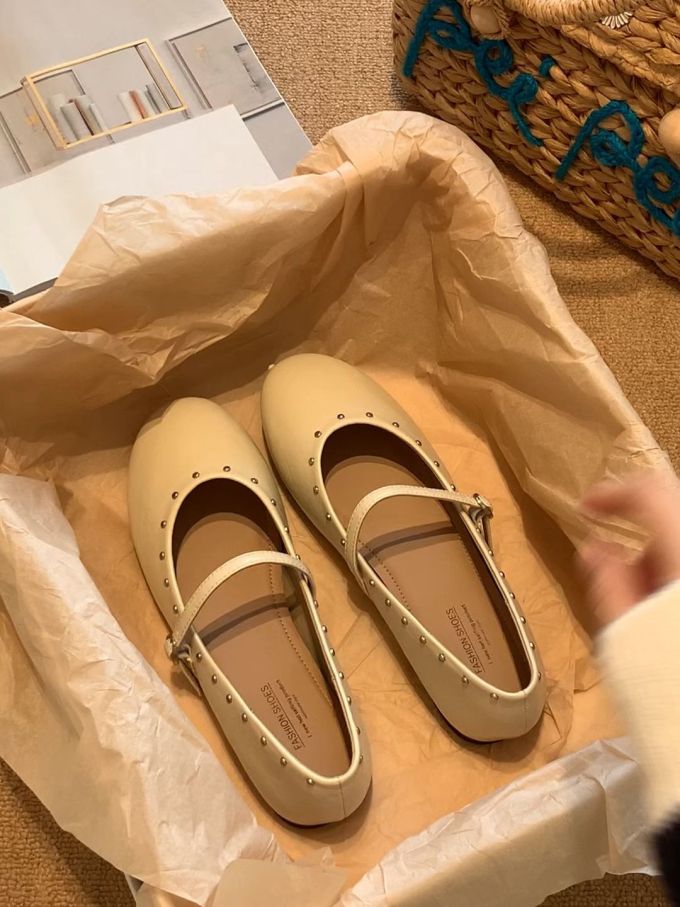 圆头 袢扣 中口鞋 皮革