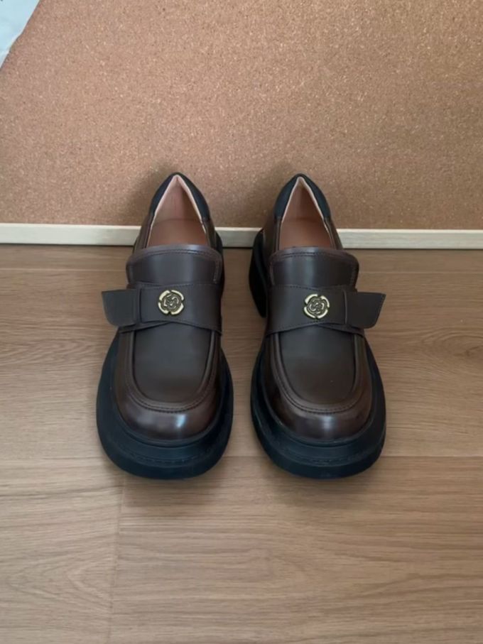 圆头 低帮 袢扣 深口鞋 皮革 