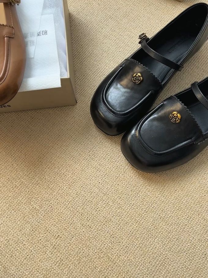 圆头 袢扣 中口鞋 皮革