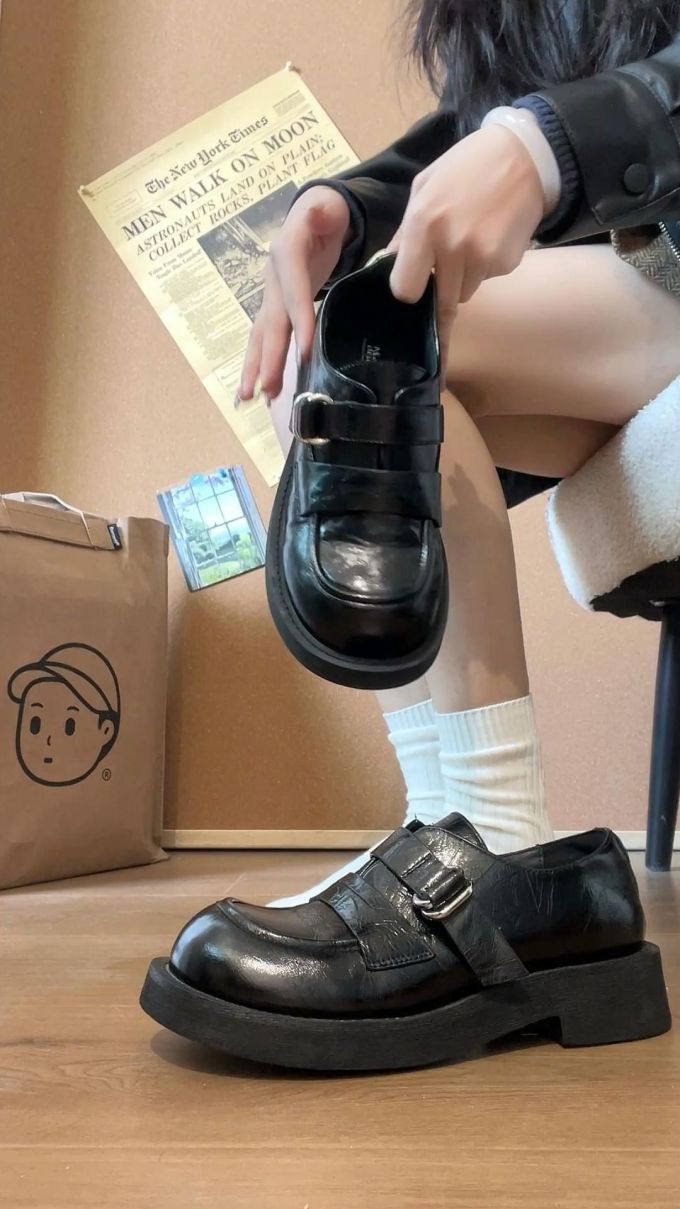 厚底 圆头 袢扣 皮革