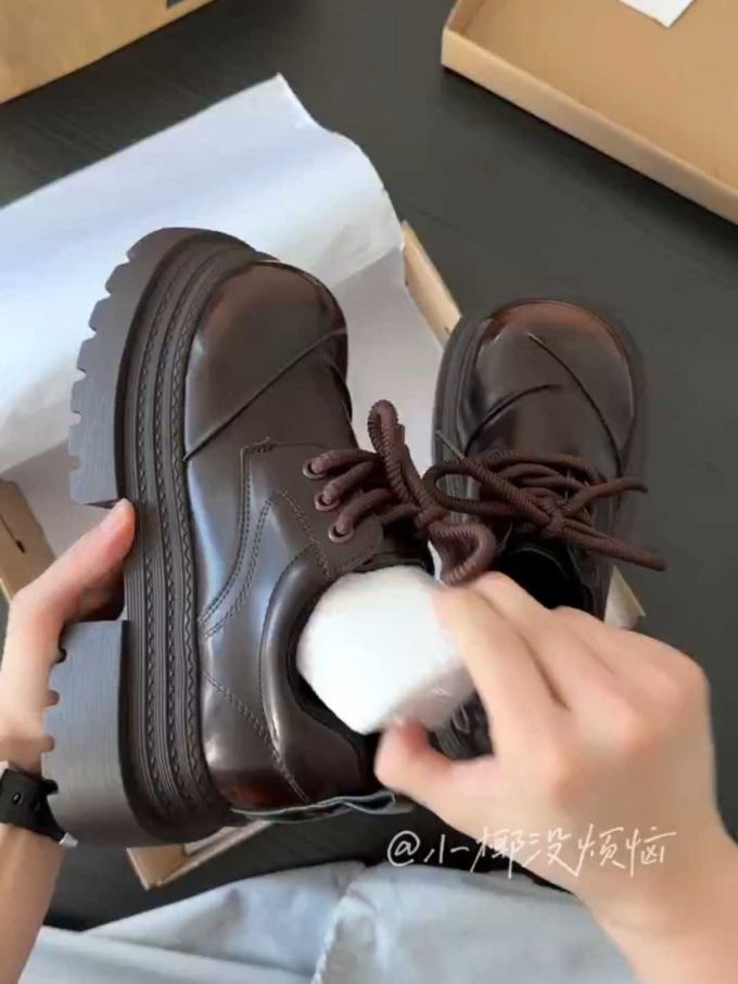 圆头 系带 皮革