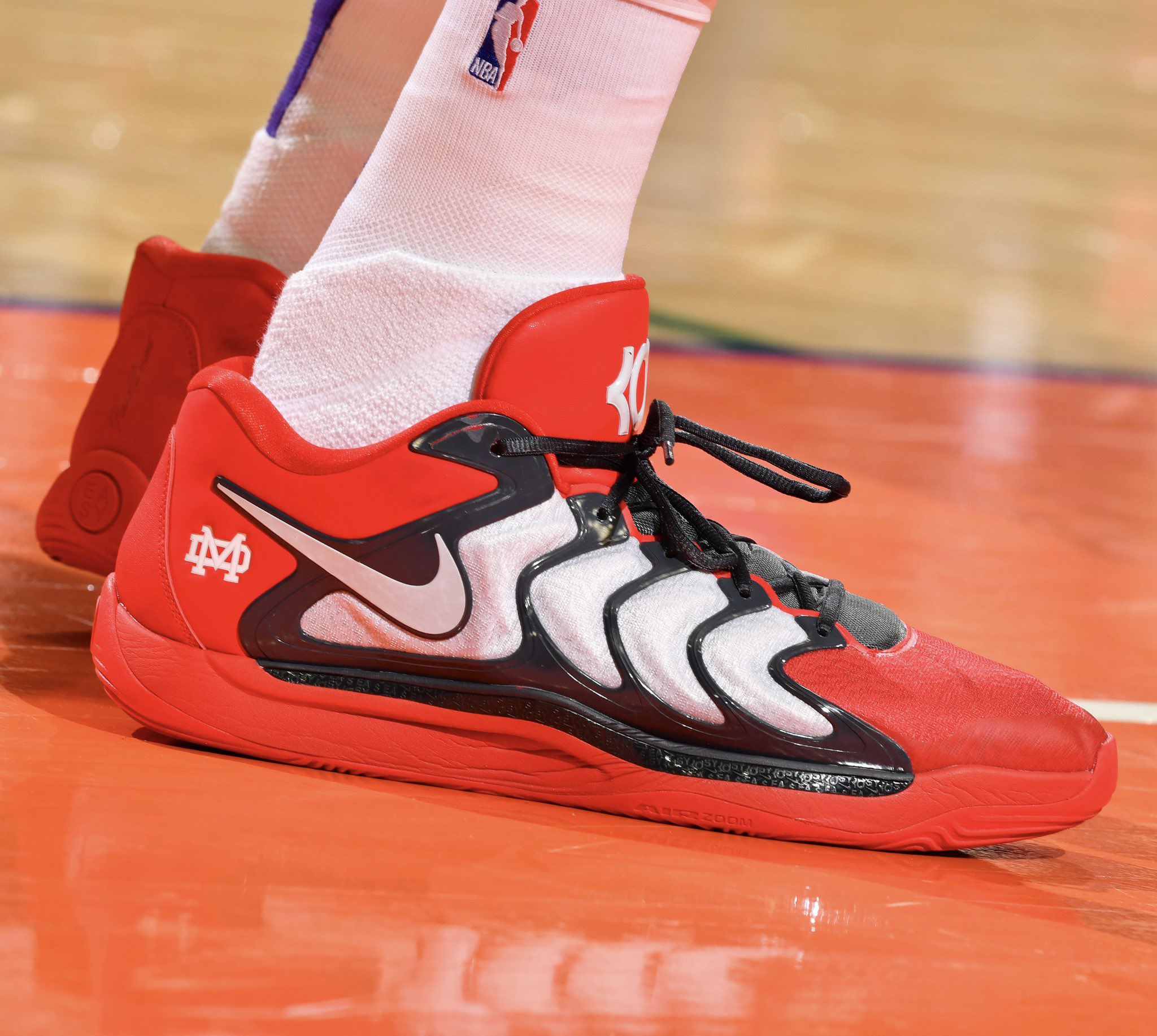 低帮 系带 皮革  - VALI鞋履AI设计主图