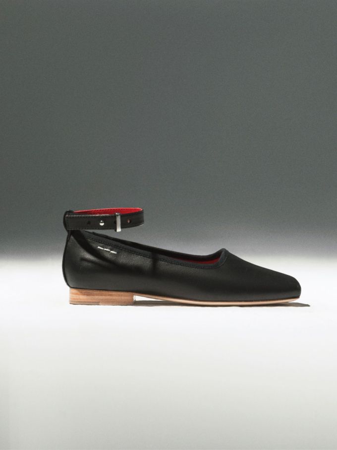 低帮 中口鞋 皮革