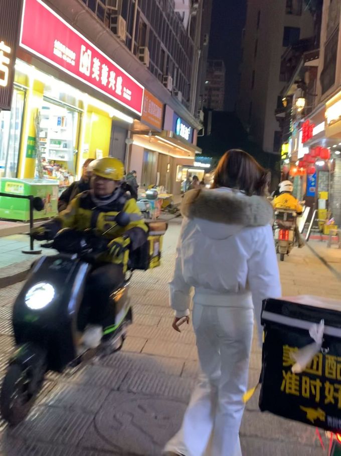 剑灰色