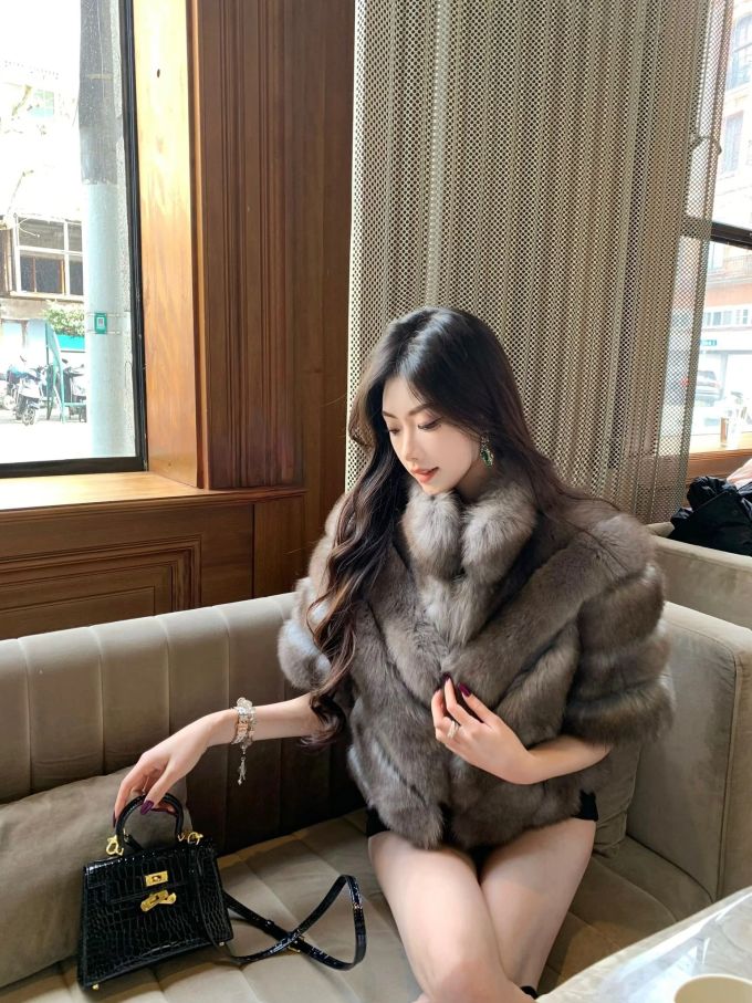 皮草面料 H型 翻领 中袖 裘毛袖 巧克力棕色 