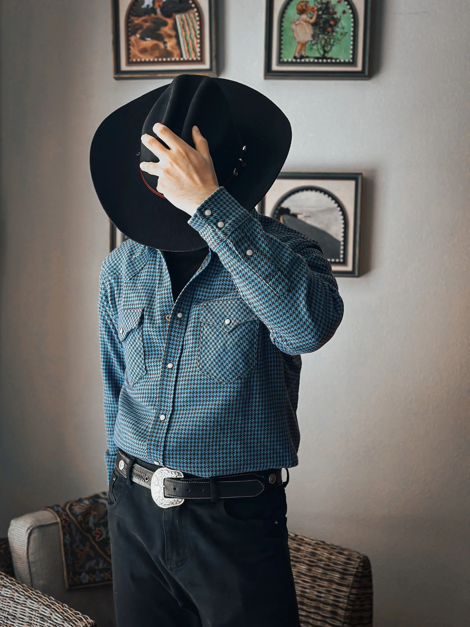 棉麻 衬衫领 中长袖 基础袖 拼接 深蓝黑色 基础扣饰  - VALI鞋履AI设计主图