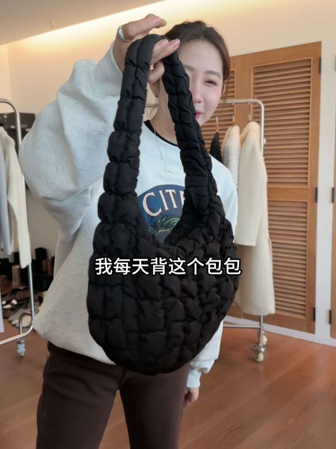 针织面料 基础袖 局部印染 字母 印花 踢踏舞鞋色 韩系休闲 休闲