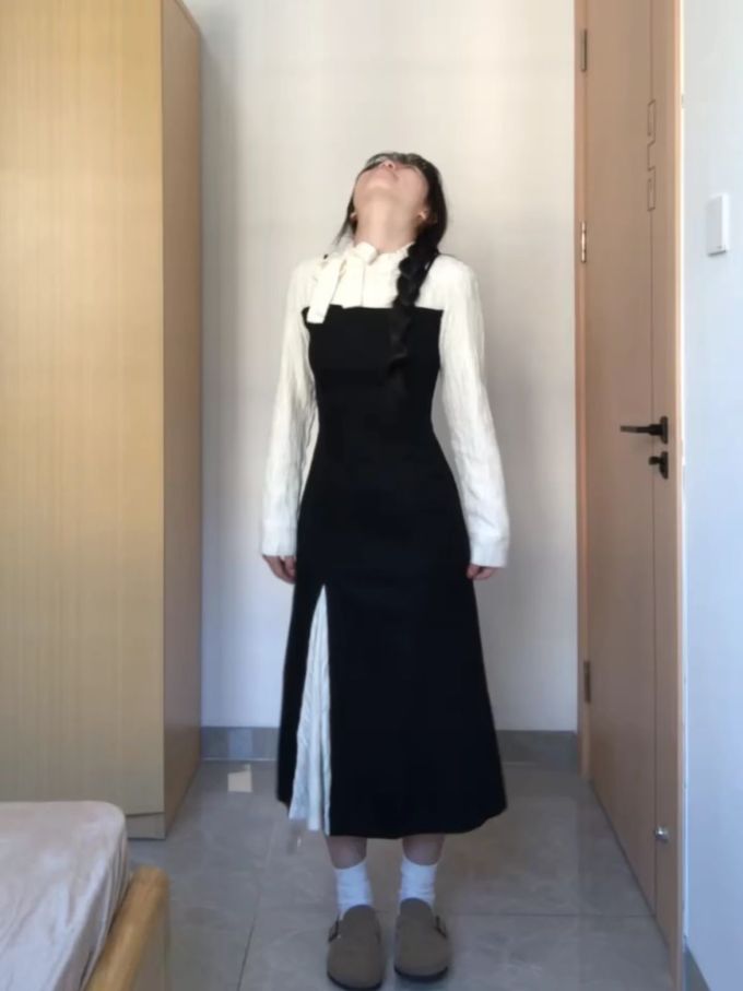 A型 方形领 开衩 蓝黑色