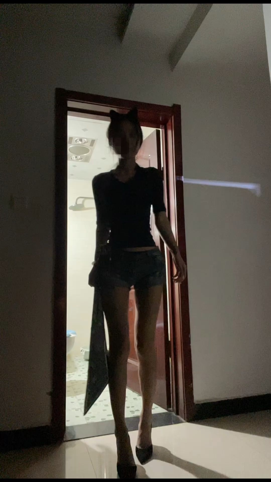 毛纺 T型 V领 基础袖 踢踏舞鞋色 成品腰带  - VALI鞋履AI设计主图