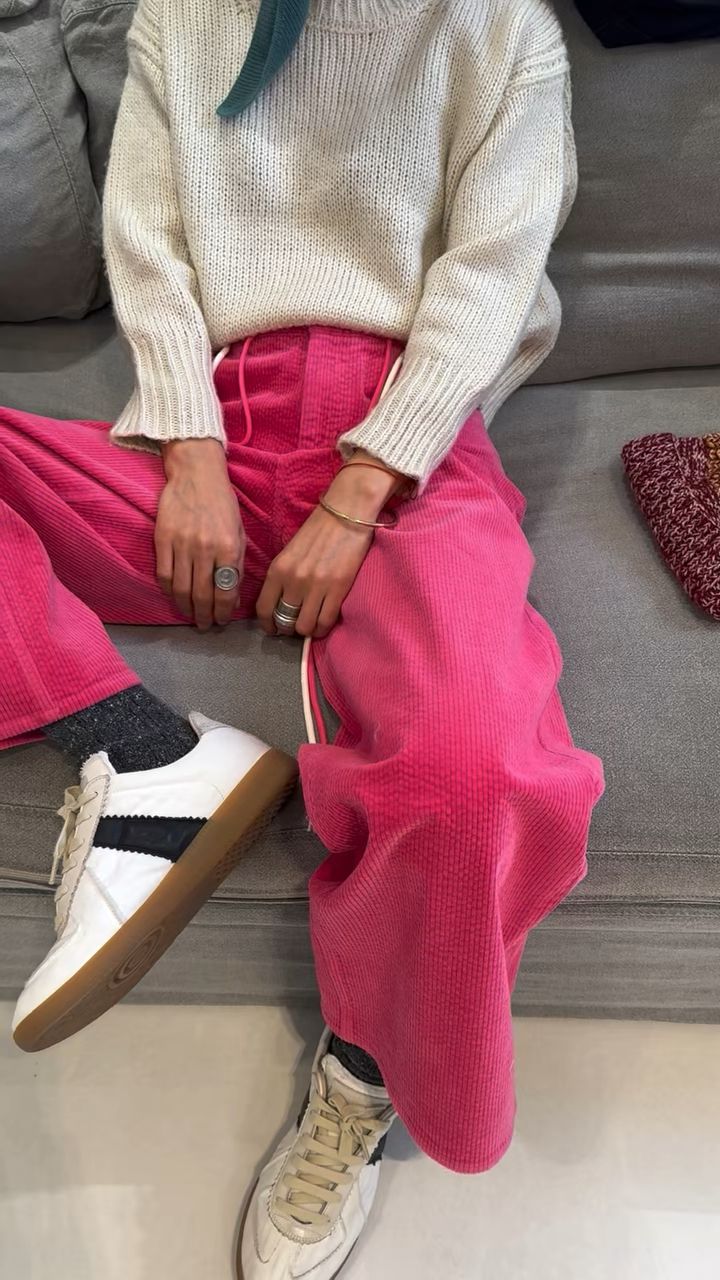 灯芯绒 A型 虚拟粉红 品红色  - VALI鞋履AI设计主图