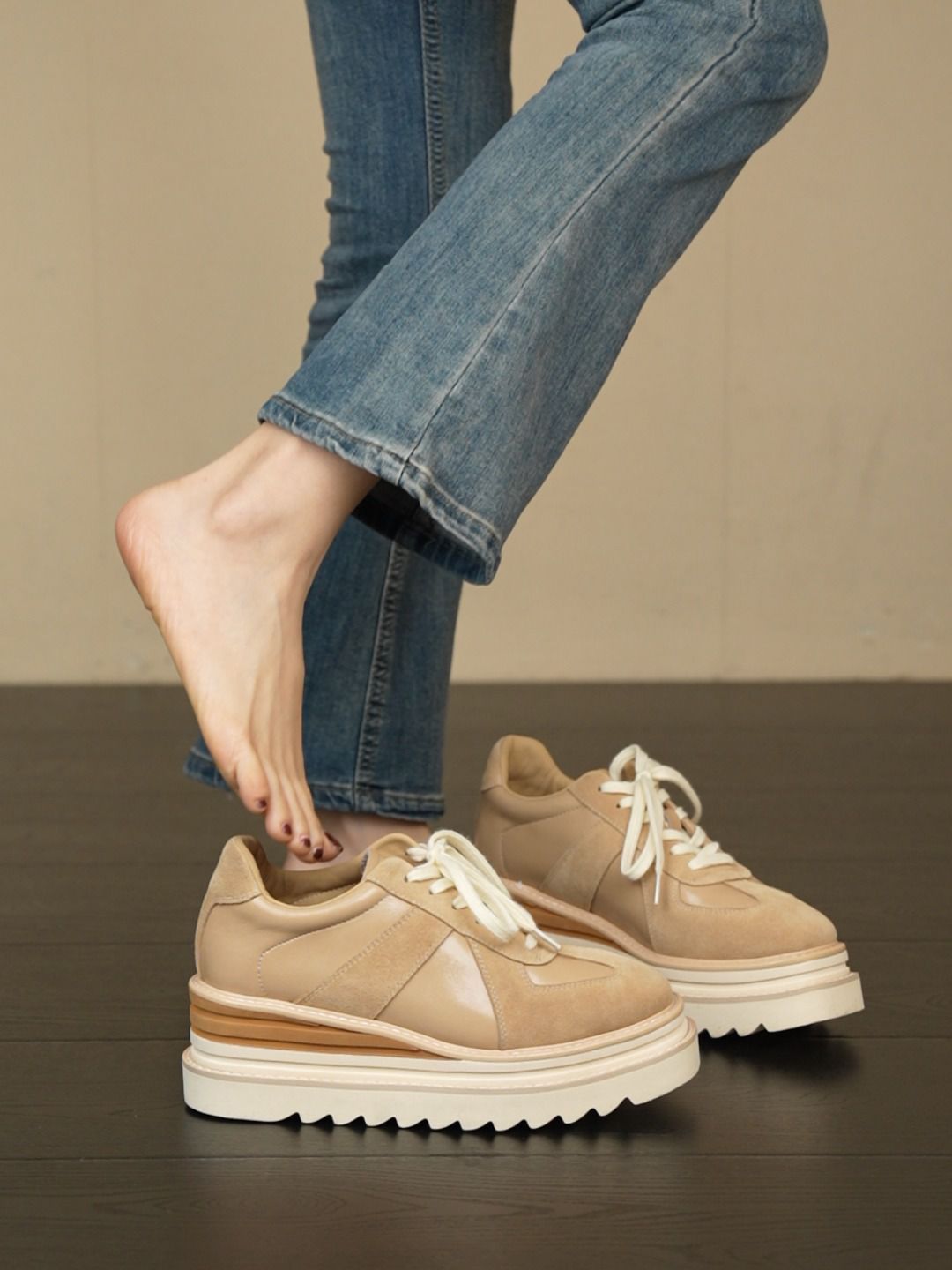 厚底 圆头 系带 皮革  - VALI鞋履AI设计主图