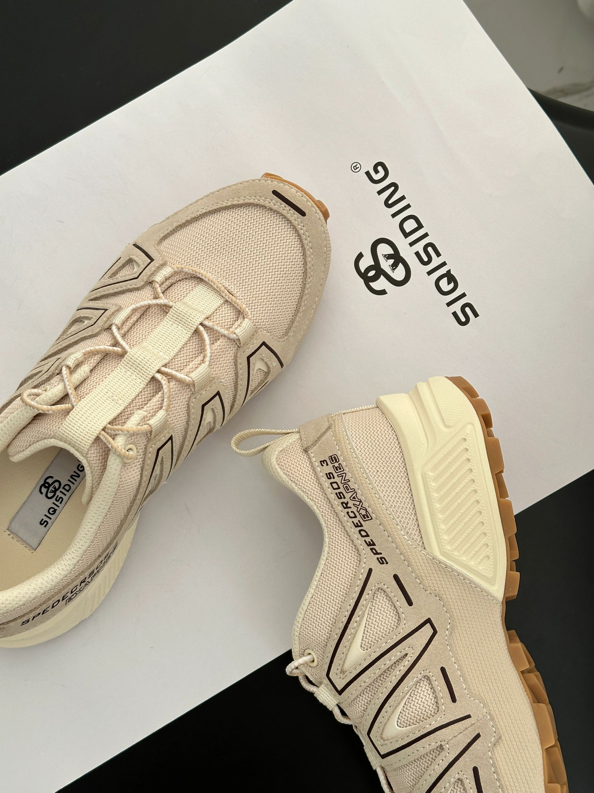 布面  - VALI鞋履AI设计主图