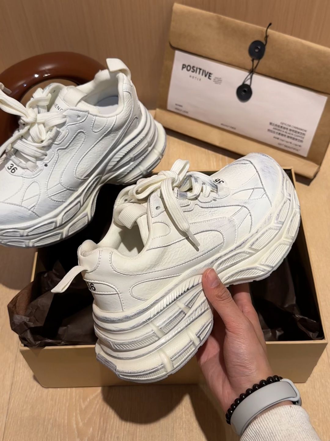 低帮 皮革  - VALI鞋履AI设计主图